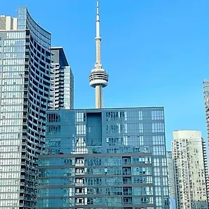 Upscale Downtown By Cn Tower , Toronto Canada