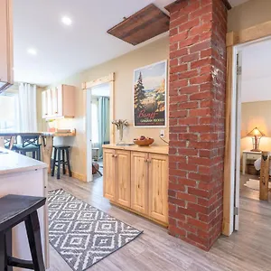 Apartment Craftsman's Loft - Heritage Charm - Ac - 5 Min Dt, Calgary